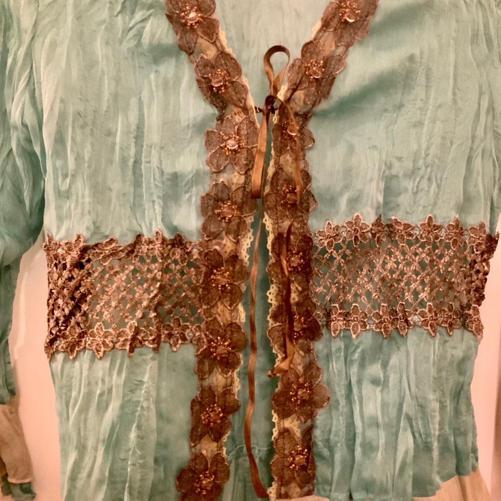 Young Essence sz Small seafoam green top - Picture 2 of 5